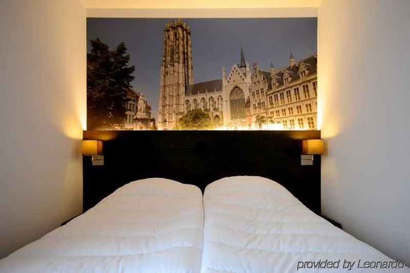 3 Paardekens - City Centre Hotel Mechelen Room photo
